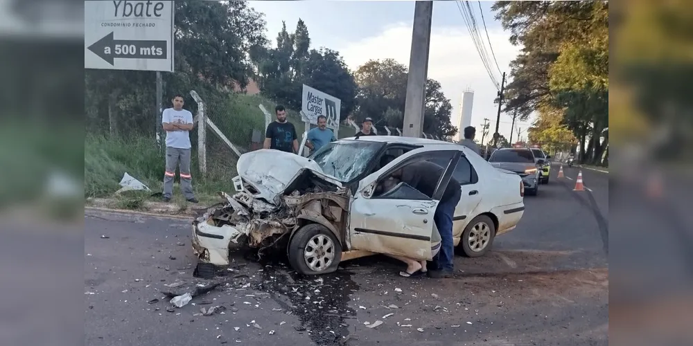 O acidente aconteceu no cruzamento entre avenida Visconde de Mauá e avenida Antares, em Ponta Grossa, por volta das 18 horas desta quinta-feira (06)