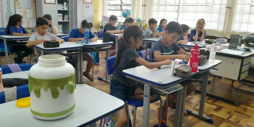 Através das atividades, os alunos se familiarizaram com conceitos matemáticos e perceberam que o aprendizado pode ser divertido