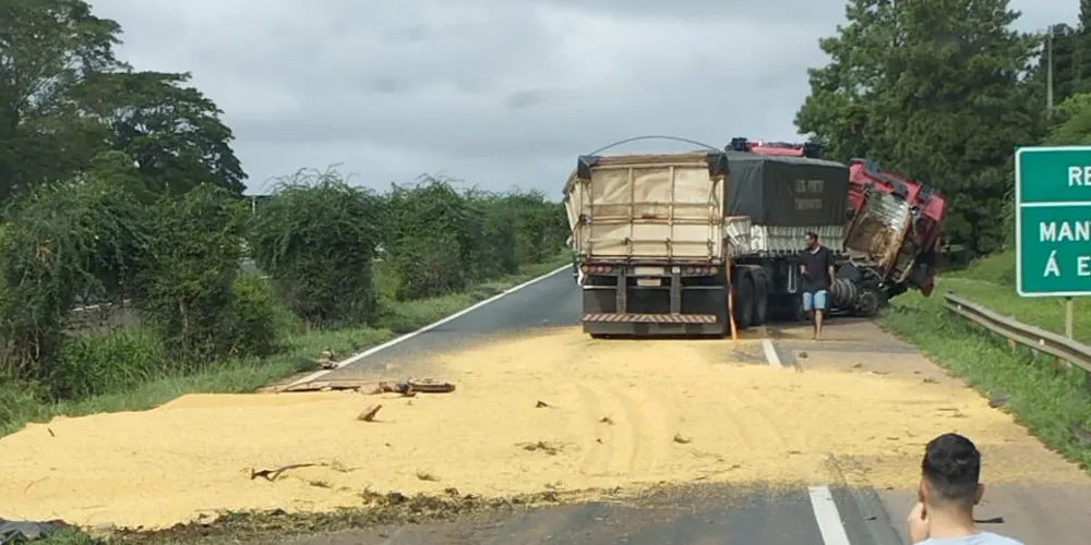 Situação gerou congestionamento de 5 quilômetros