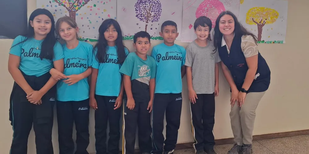 A atividade foi finalizada com a produção de cartazes com mosaicos do Ipê realizados pelos educandos