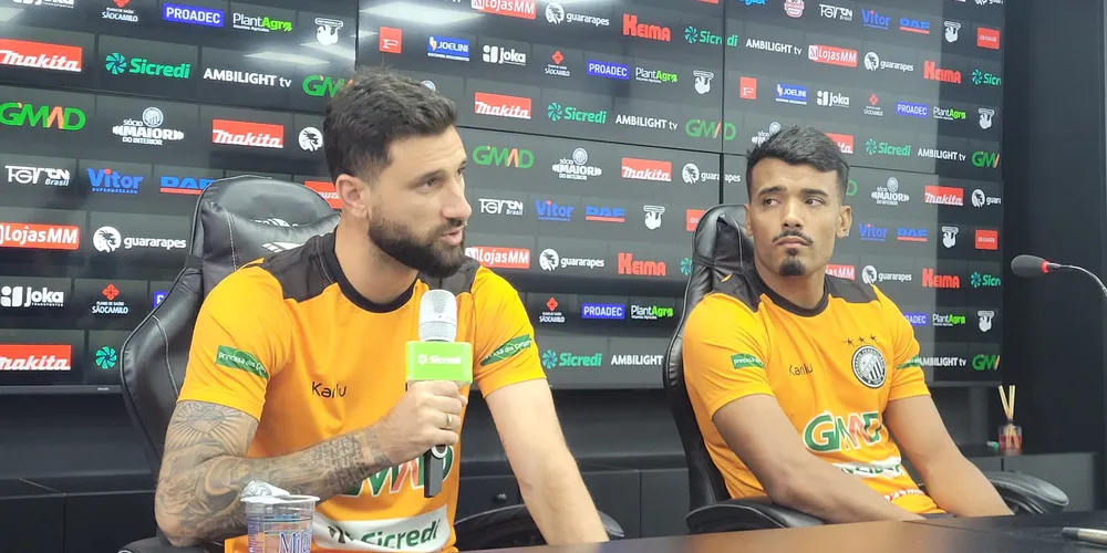 Gabriel Boschilia e Vinícius Mingotti em entrevista coletiva à imprensa