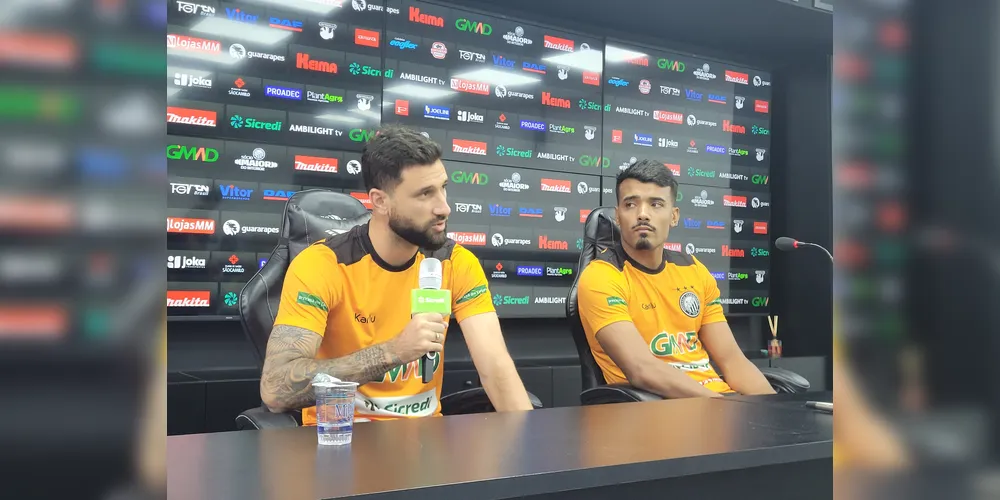 Gabriel Boschilia e Vinícius Mingotti em entrevista coletiva à imprensa