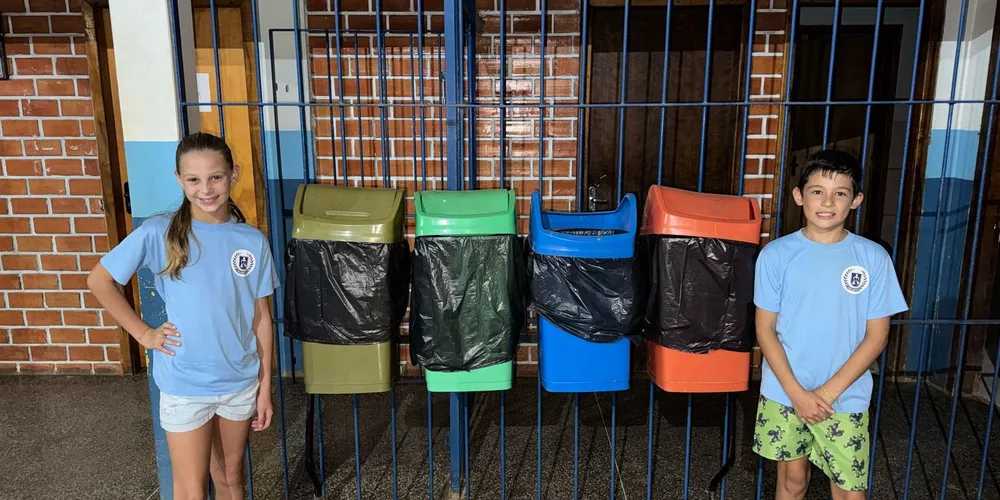 Uma das atividades feitas pelos alunos consistiu na localização de pontos de coleta seletiva na cidade