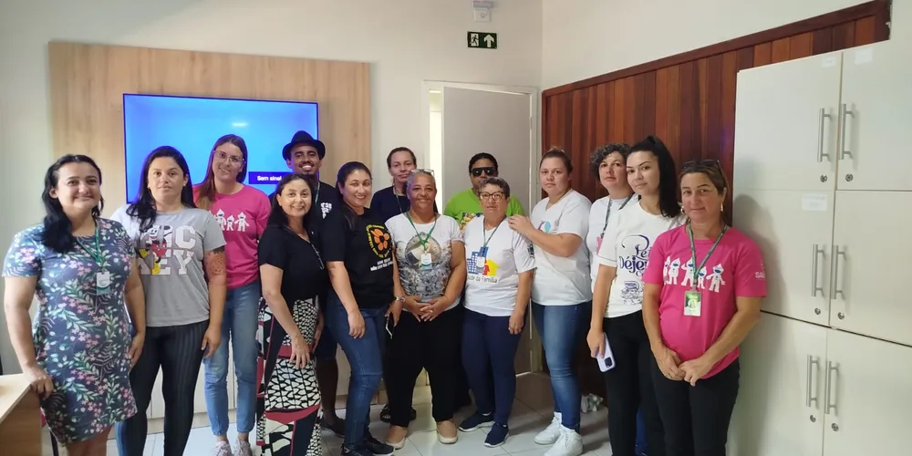 Durante a reunião, foram discutidas estratégias para fortalecer a rede integrada de proteção social no município