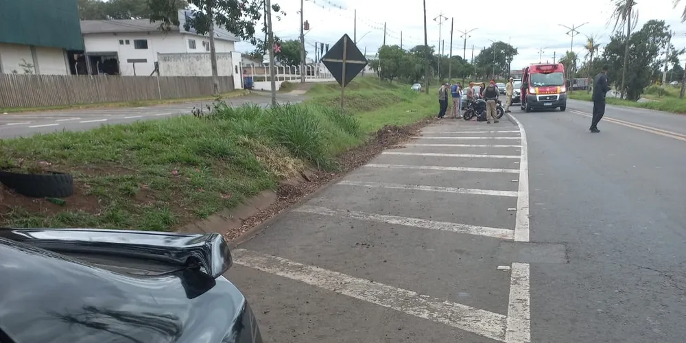 O acidente resultou em danos em ambos os veículos