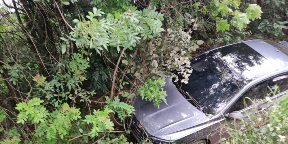Carro foi liberado do local, por não haver pendências administrativas, nem criminais