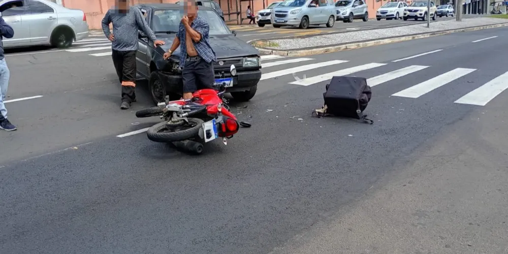 O acidente aconteceu próximo ao Colégio Cívico Militar do Paraná Becker e Silva