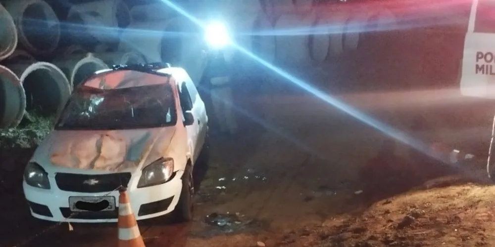 O motorista se evadiu do local antes da chegada das equipes da Polícia Rodoviária