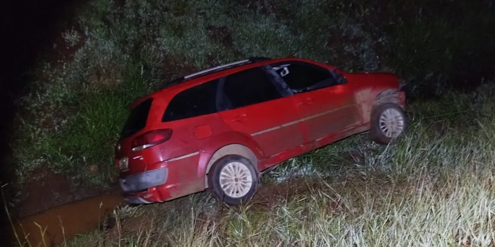 Equipe aguardou a chegada do guincho, efetuando a sinalização do local
