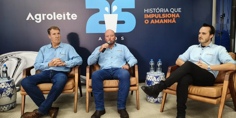 Presidente e vice-presidente da Castrolanda e gerente da Agroleite concederam uma coletiva.