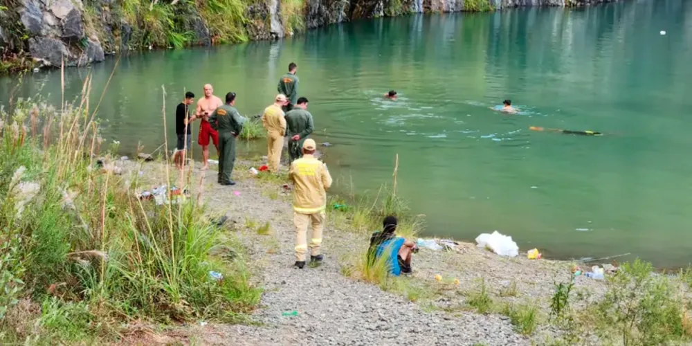 Apesar de todo o esforço, o corpo do rapaz, de aproximadamente 25 anos, ainda não foi localizado