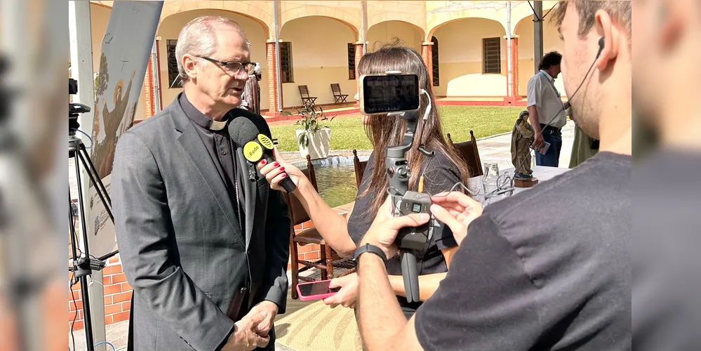 Dom Bruno Elizeu Versari durante a sua entrevista para o Portal aRede