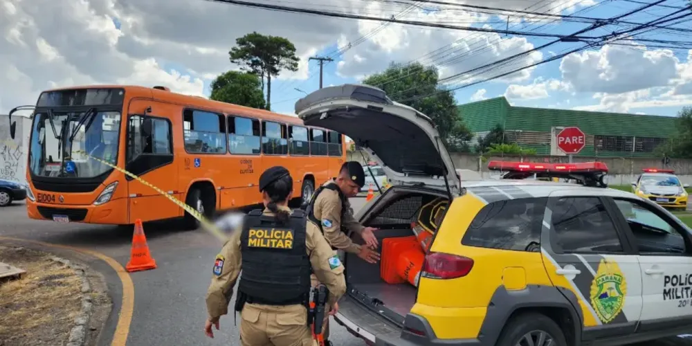 As causas do acidente deverão ser investigadas. Não há relatos sobre passageiros do ônibus feridos