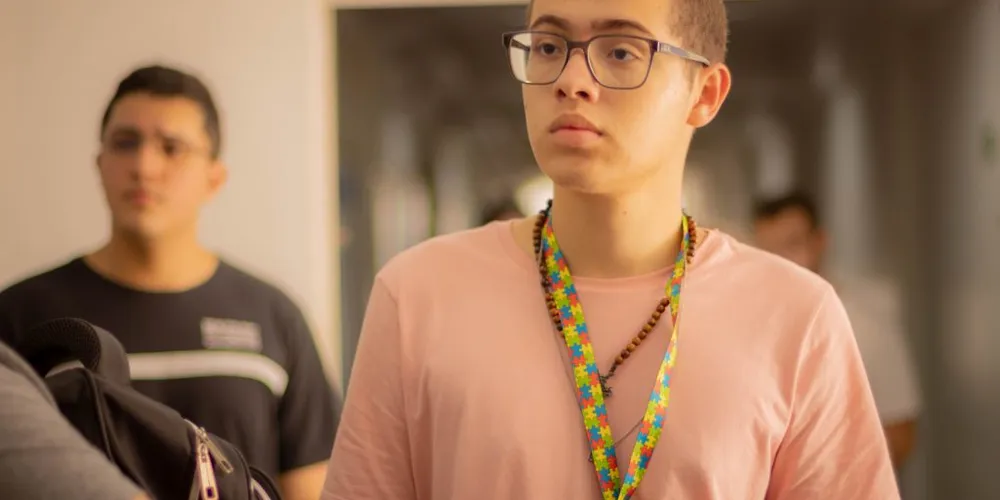 O roteiro incluiu uma caminhada pelos Blocos L e M, Biblioteca, Campus Centro, além de uma volta de ônibus para conhecer os espaços