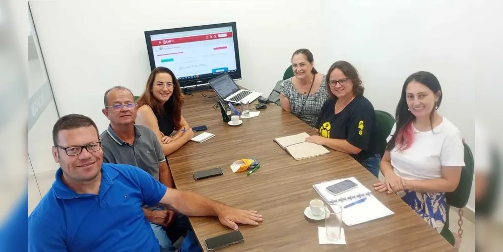 Equipe do município participou de uma reunião estratégica com representantes da Agência de Desenvolvimento do Turismo dos Campos Gerais (Adetur)