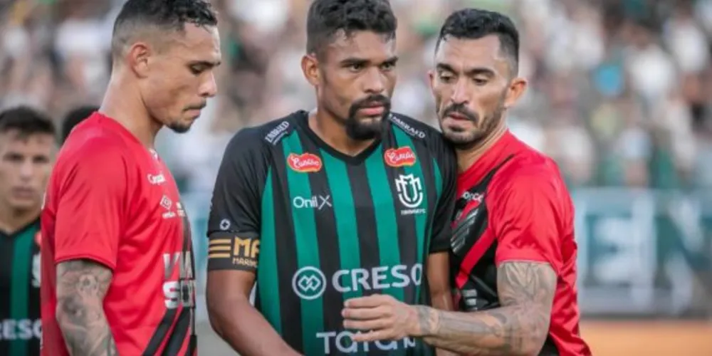 No jogo de ida, as equipes terminaram a partida em 1 a 1