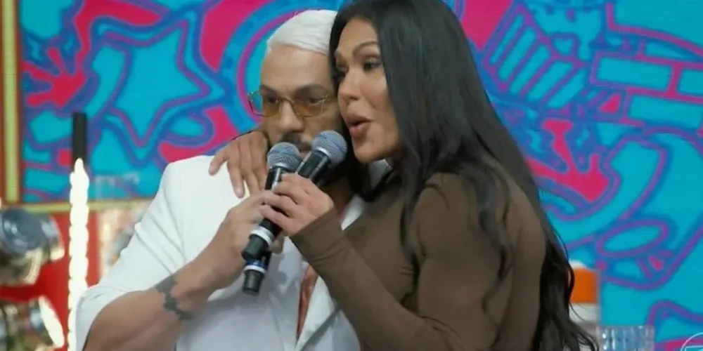 O músico surpreendeu a ex-BBB ao cantar a música Reinventar.