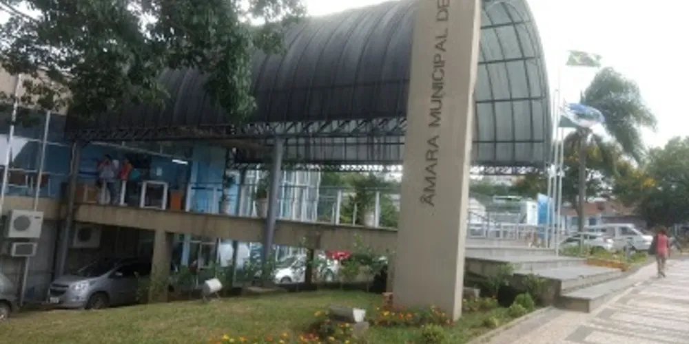 Reviravolta no caso do aumento dos salários dos vereadores em Ponta Grossa; nova decisão reconhece a legalidade