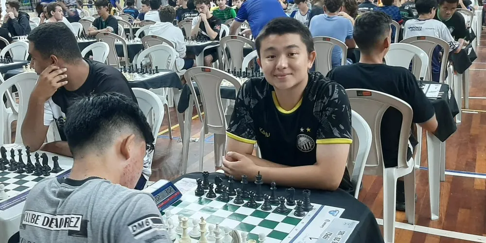 Leonardo Hisao Herai Borges, campeão paranaense de Xadrez Clássico