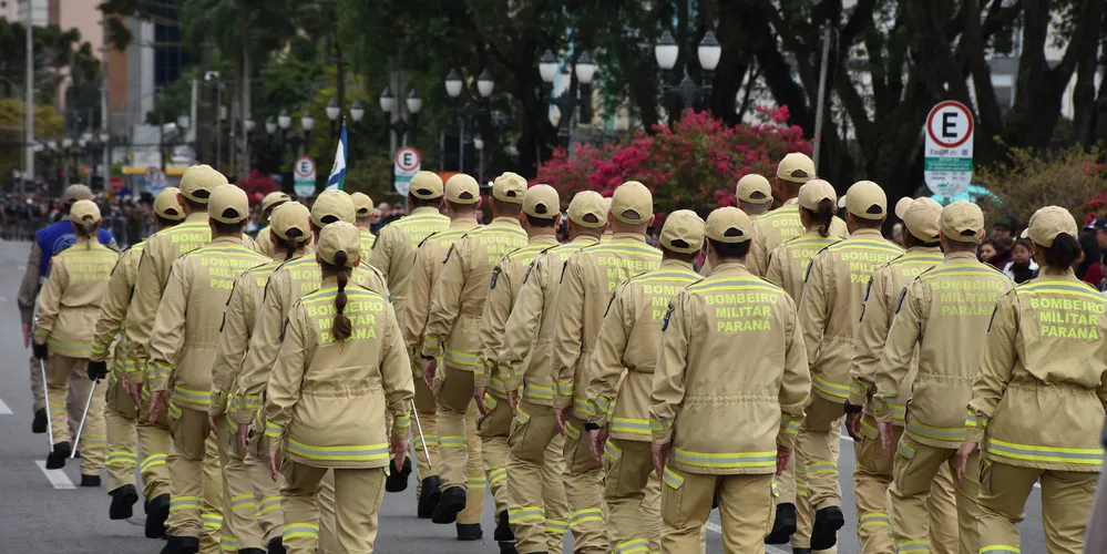A lei sancionada pelo governador cria 105 novas vagas para promoção de oficiais e praças na Corporação