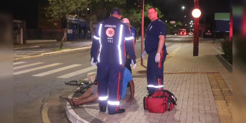 Ciclista foi socorrido pelo Samu, mas não teria aceitado ser levado para o hospital