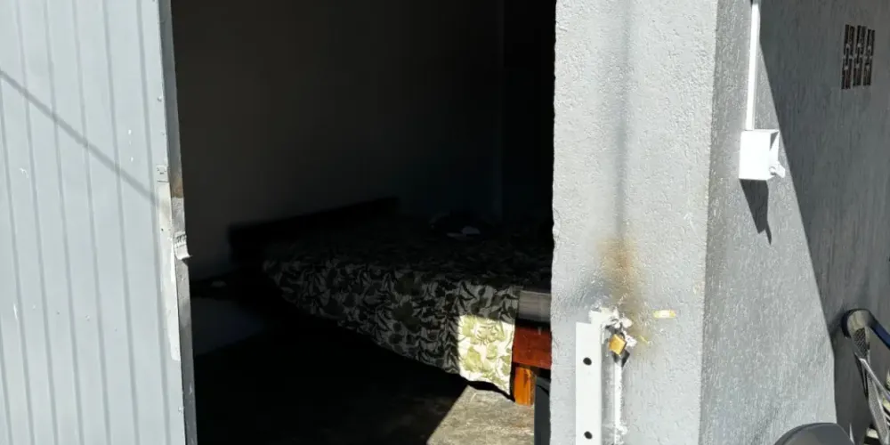 Um dos quartos do cárcere privado