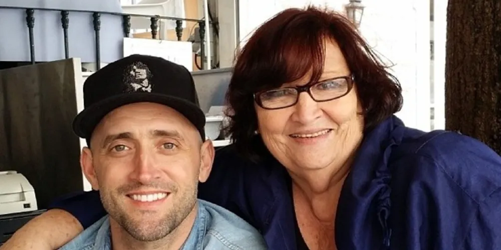 Paulo Gustavo junto da sua mãe, dona Déa Lúcia