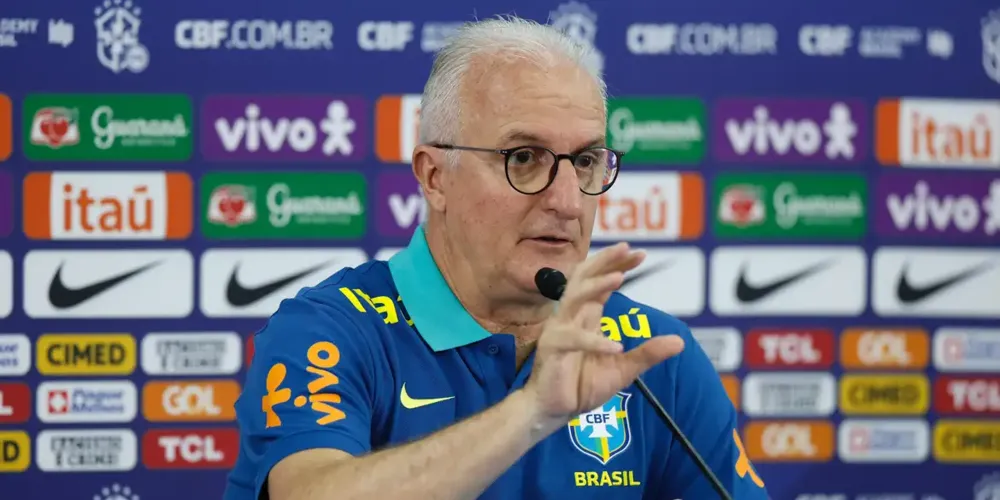 O treinador ainda receberá uma multa pela demissão