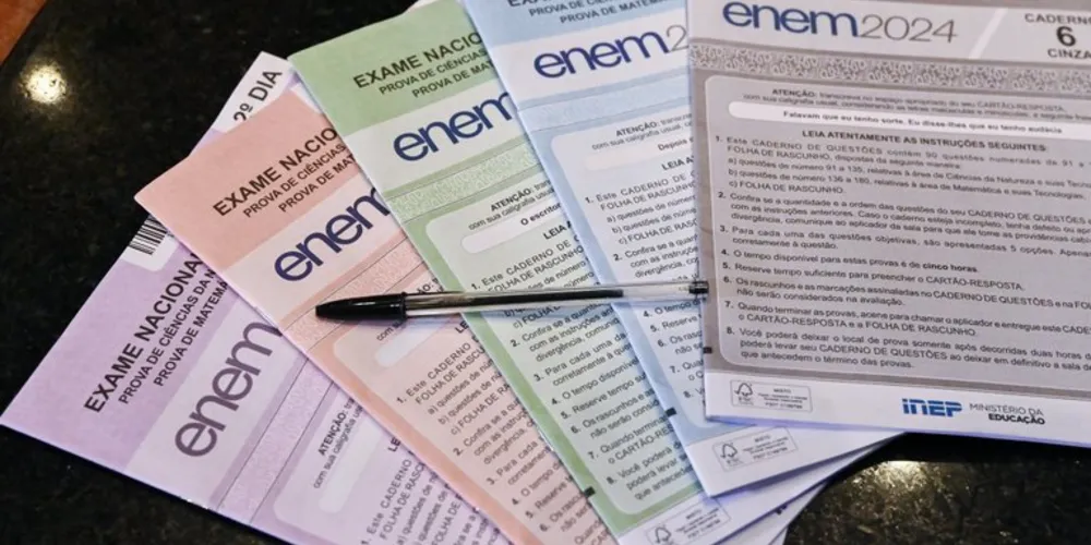 Quem deseja fazer o Enem 2025 gratuitamente deve solicitar até o dia 25 de abril