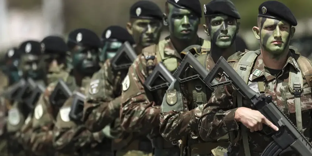 Celebrações marcaram o Dia do Exército no quartel-general da força, em Brasília.