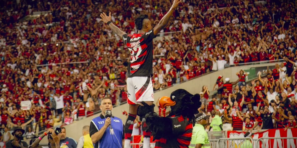 Bruno Henrique marcou seu 100º gol com a camisa do Flamengo, nesta noite