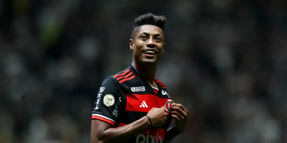 Bruno Henrique com a camisa do Flamengo