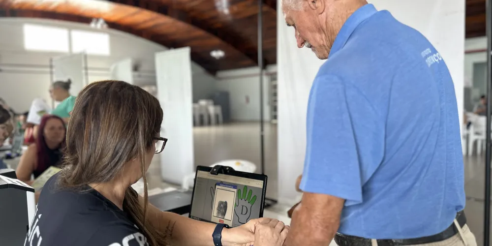 O PCPR na Comunidade é um programa que atende a população regularmente em todo o Paraná