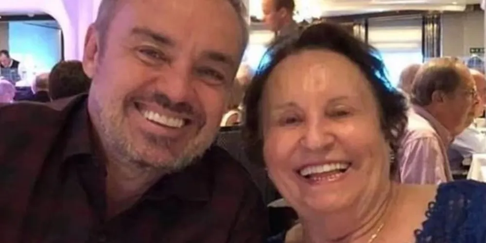 Gugu e sua mãe, Maria do Céu, antes da morte do apresentador