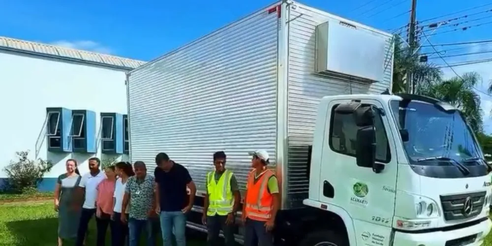 Rildo Leonardi, a secretária de Meio Ambiente e o presidente da Acamarti destacaram a importância da entrega