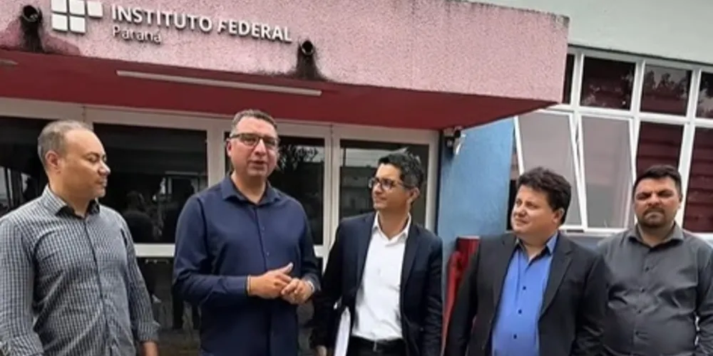 Adriano Pereira, Régis Moreno, Rodrigo da Silva e demais representantes do IFPR estiveram reunidos nesta sexta-feira (14).
