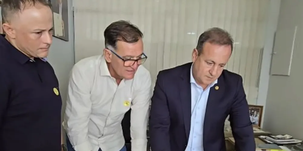 Cabo Menarim, Rildo Leonardi e Moacyr Fadel estiveram reunidos nesta segunda-feira (24).