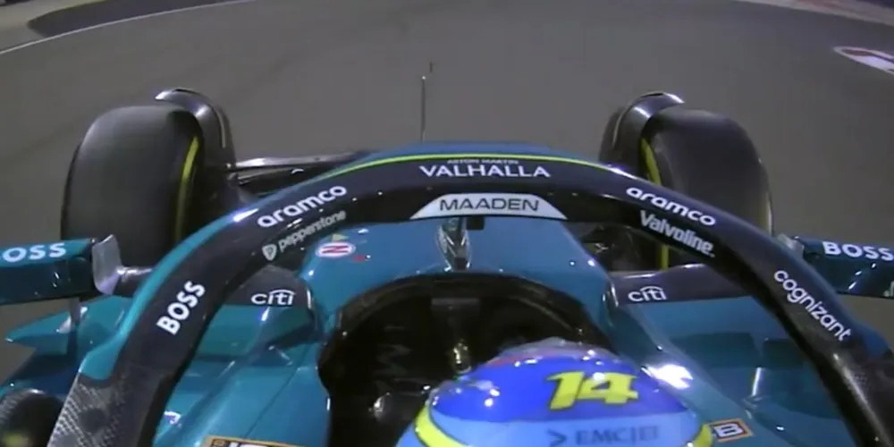 O espanhol já vinha reclamando do problema no carro na maior reta do circuito.