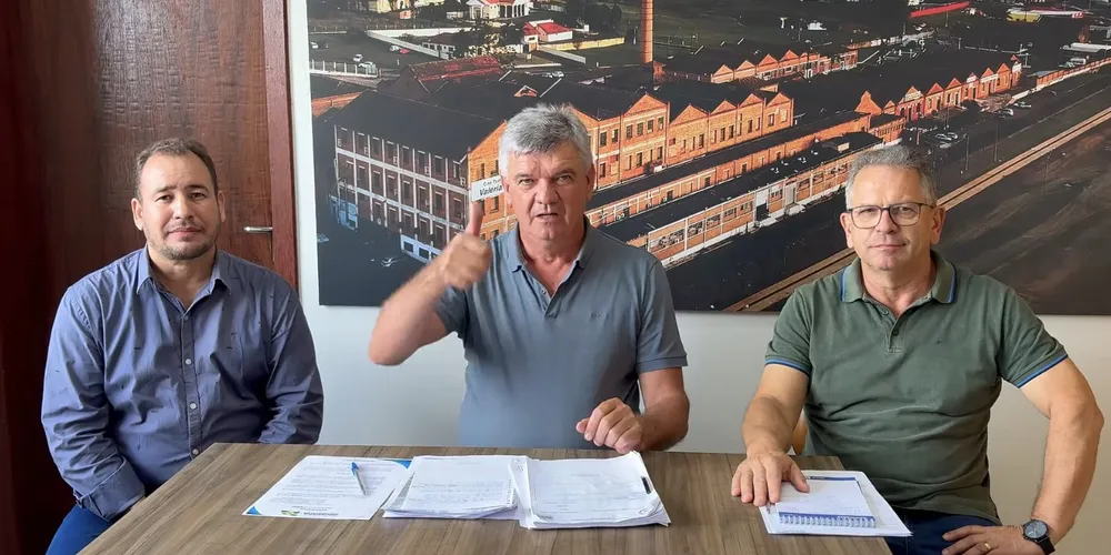 Eliel Mendes, Juca Sloboda e Carlos Perez Gomez estiveram reunidos para debater o projeto de lei