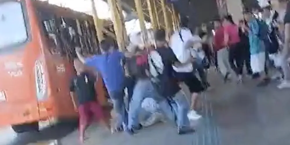 Populares registraram o momento da confusão.