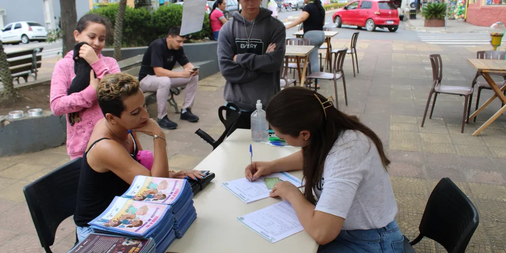 Agentes Comunitárias de Saúde (ACS) estão realizando coleta de dados