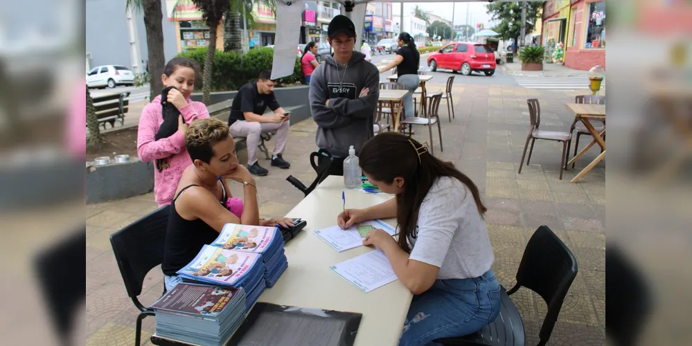 Agentes Comunitárias de Saúde (ACS) estão realizando coleta de dados