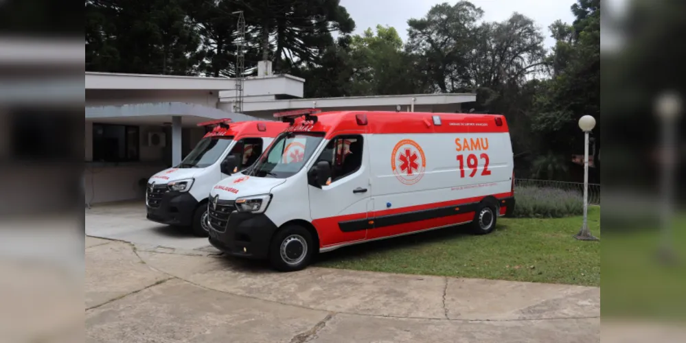 As ambulâncias substituem dois veículos da frota atual, que passarão a servir ao transporte sanitário de pacientes eletivos