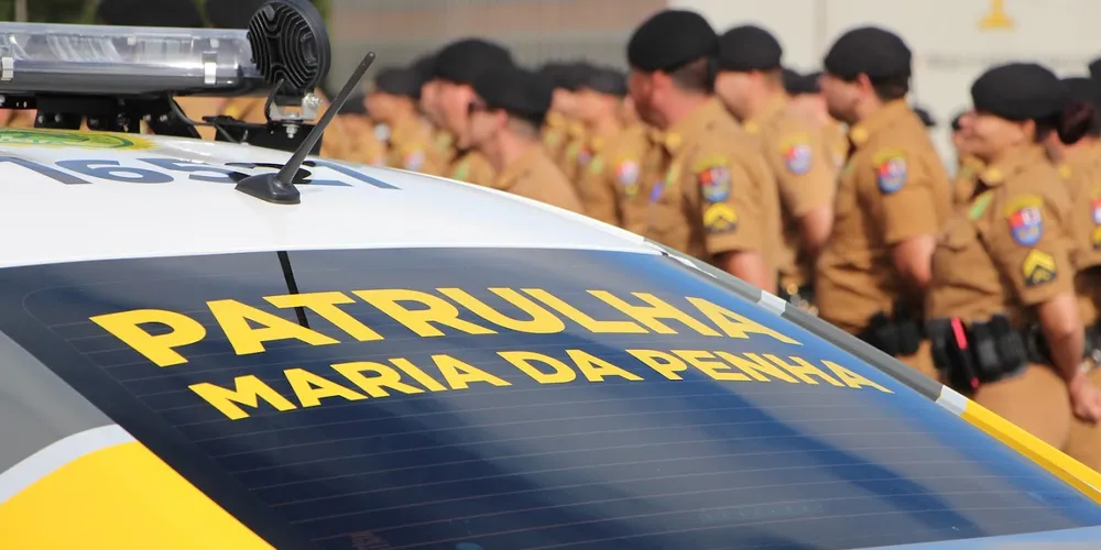 A Patrulha orientou a vítima sobre a possibilidade de pedir medida protetiva e acionar o 190 em caso de emergência