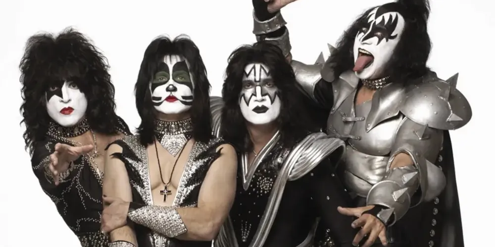Kiss anuncia retorno após dois anos