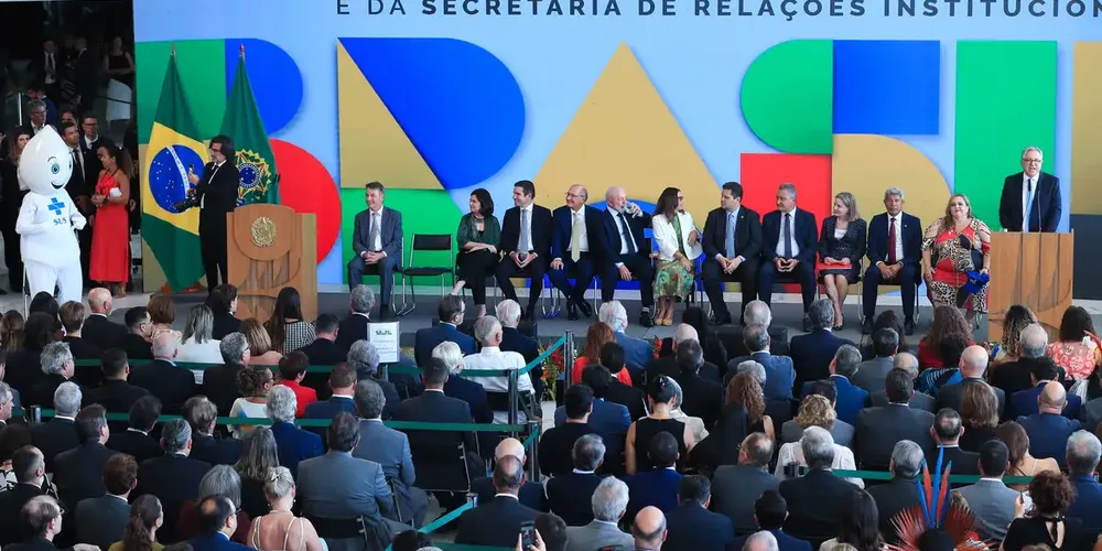 Padilha assume a pasta no lugar de Nísia Trindade.