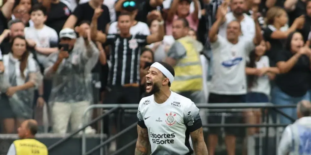 Memphis marcou os dois gols do Timão