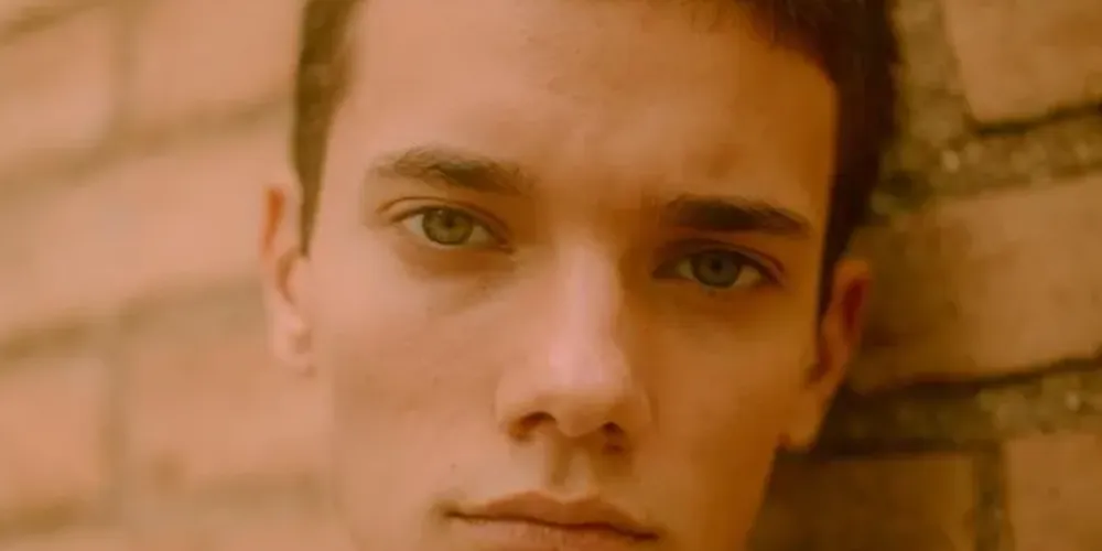 Gabriel Neres é o eleito do designer de sapatos Christian Louboutin em nova campanha mundial lançada nesta semana