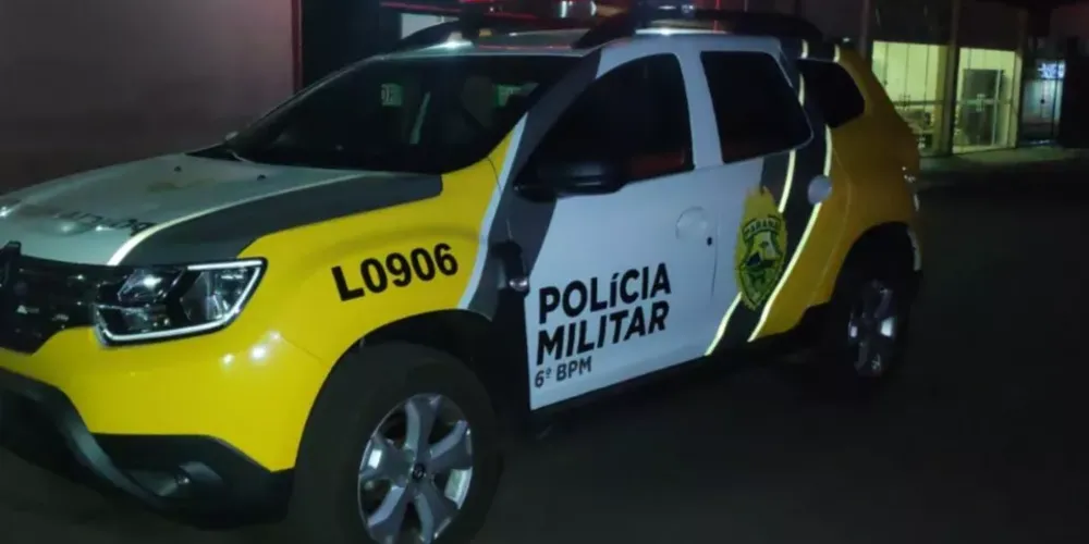 Na parede do quarto havia uma mensagem, que, ainda segundo a PM, possivelmente foi escrita com o sangue das vítimas