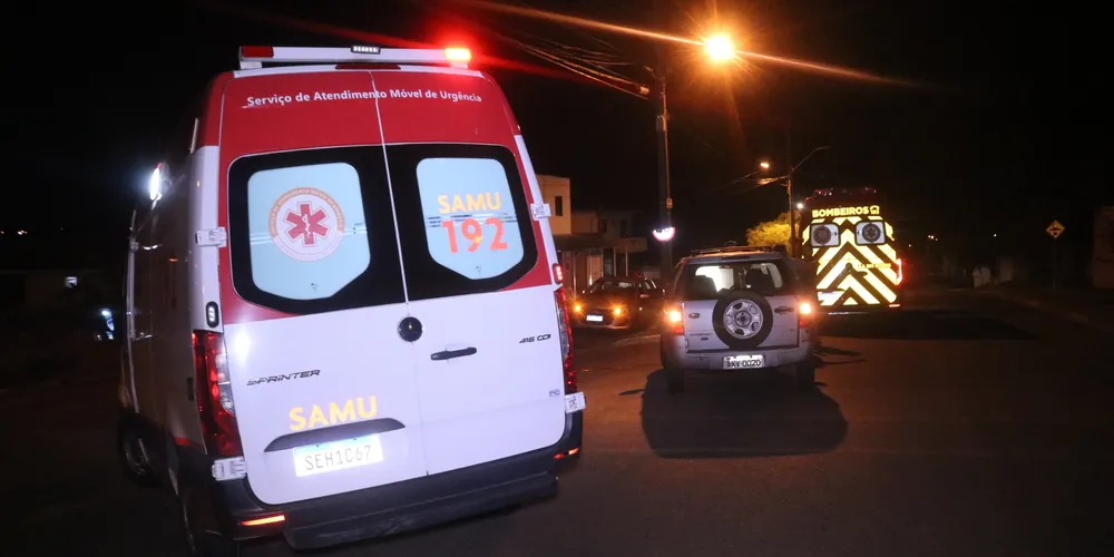 Equipes de socorro foram acionadas para colisão envolvendo Ecosport e moto